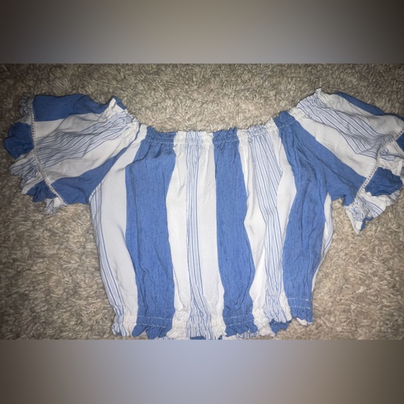 white and blue never worn crop top from boutique at the beach - Picture 2 of 4